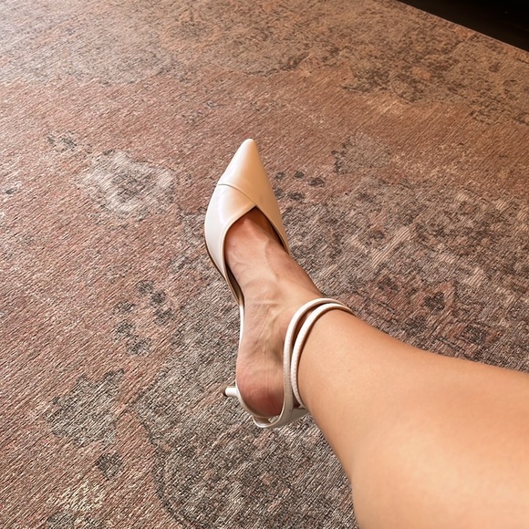 White leather kitten heels - Picture 4 of 5